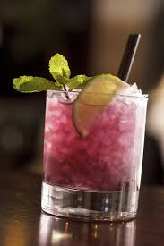 Uvas gran recetaremos,Uvas gran beberemos,Uvas gran coctel