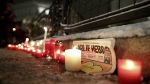ISIS celebra atentados, ISIS exhibe atentados, ISIS exhibe yihadista